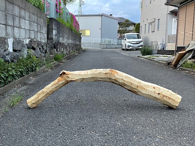 桜の木を名栗加工し名栗門へと活かす 神奈川県藤沢市の造園業 倉地造園設計