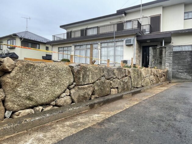 木曽石の石積み(間詰めをしっかりと)